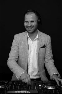 webprofilegrey - Tom Aksham - Dj4You