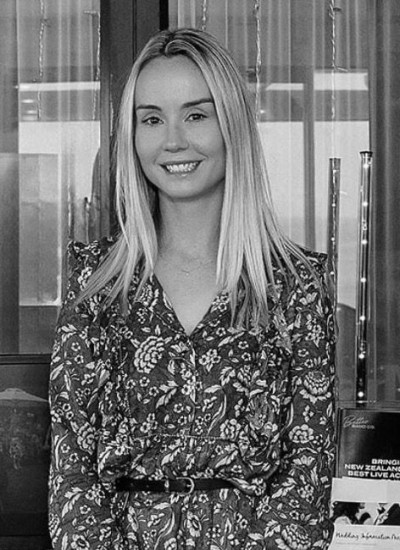 Lauren Fitzgerald 400x550 1 - About DJ4You